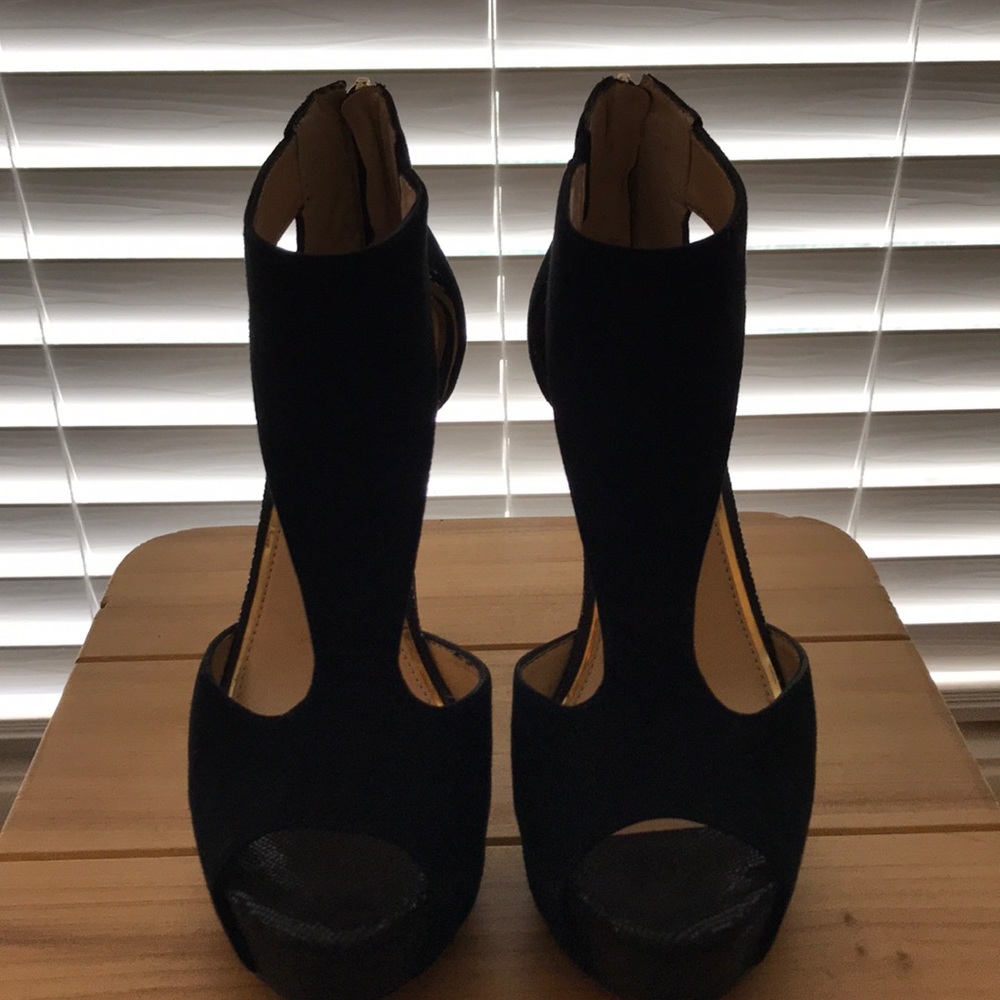 Jessica Simpson Carideo T-Strap Platform Pump